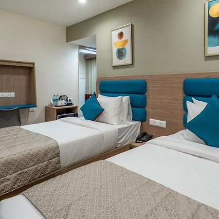 ホテル Viera Elite - Jubilee Hills ハイデラバード エクステリア 写真