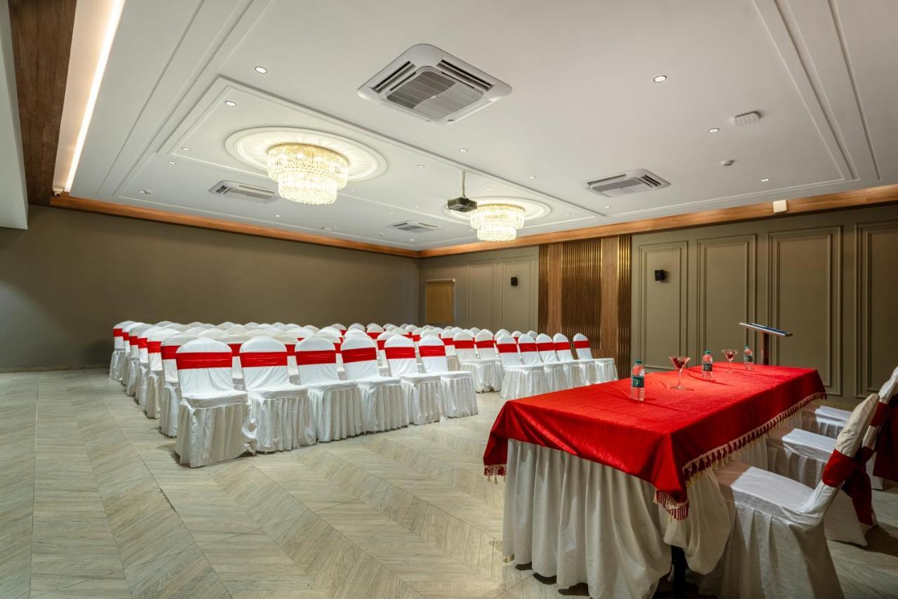 ホテル Viera Elite - Jubilee Hills ハイデラバード エクステリア 写真