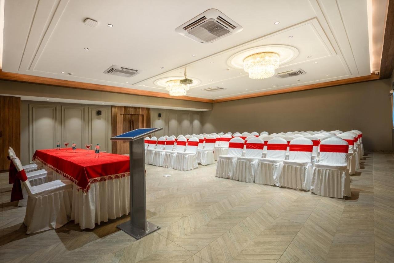 ホテル Viera Elite - Jubilee Hills ハイデラバード エクステリア 写真